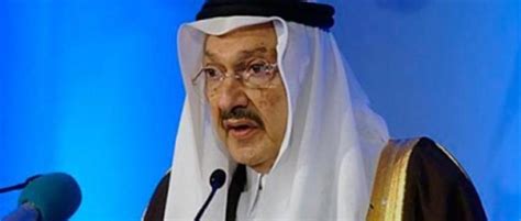 Pangeranqq Pangeran Hussein tidak menyebutkan teman di sekolah mana yang mempertemukannya dengan Rajwa Al Saif
